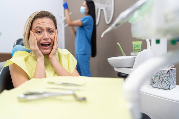 Best Broken Tooth Emergency  in Ford City, CA